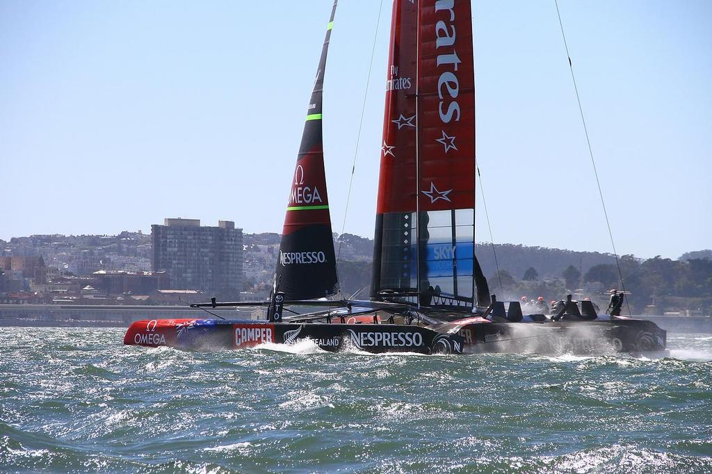 Oracle Team USA v Emirates Team New Zealand. America’s Cup Day 8 San Francisco. Emirates Team NZ heads for the finish of Race 11 © Richard Gladwell www.photosport.co.nz